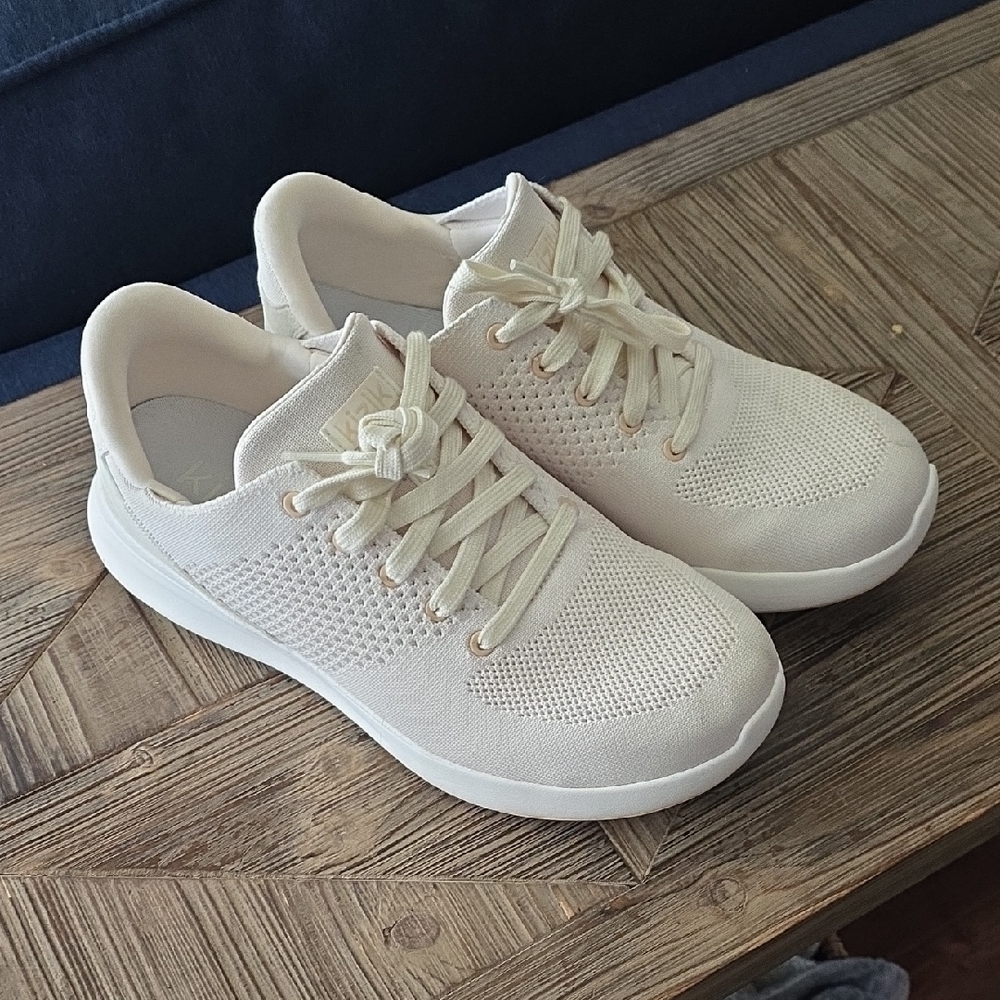 Women's Kizik Lima Sneakers - Size 9.5 Double Wide